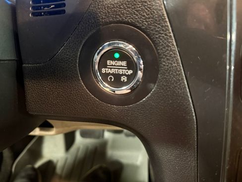 Used 2017 Ford Explorer XLT image 21