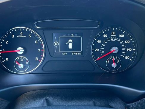 Used 2018 Kia Sorento FWD image 10