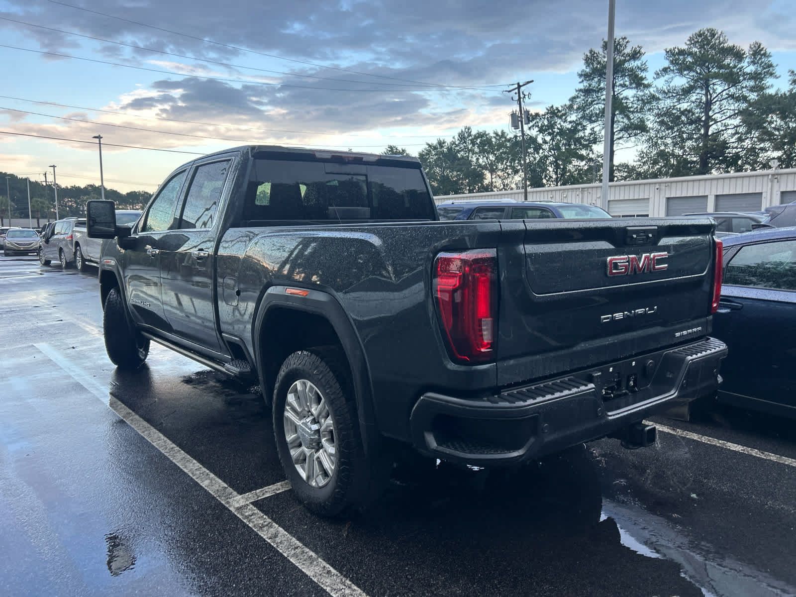 Used 2023 GMC Sierra 2500 Denali w/ Denali Ultimate Package AWD/4WD image 2