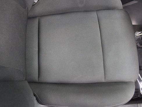 Used 2023 Nissan Rogue S image 25