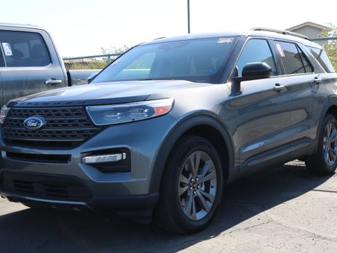 Used 2023 Ford Explorer XLT w/ Equipment Group 202A AWD/4WD image 2