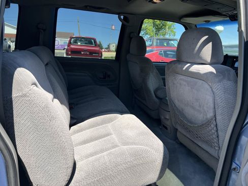 Used 1995 Chevrolet Suburban 4WD image 14