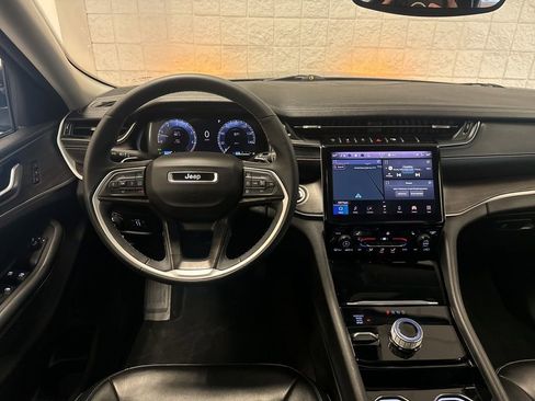 Used 2023 Jeep Grand Cherokee L Limited image 5