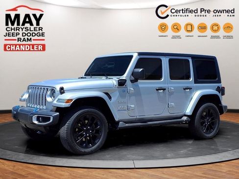 Used 2023 Jeep Wrangler Unlimited Sahara w/ Cold Weather Group AWD/4WD image 17