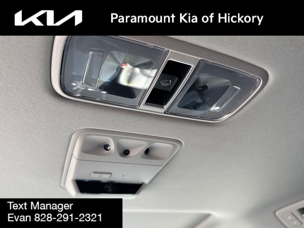 Used 2023 Kia Carnival SX Prestige FWD image 24