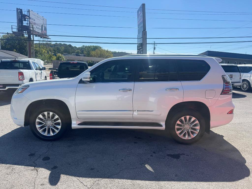 Used 2017 Lexus GX 460 Premium w/ Premium Package AWD/4WD image 4