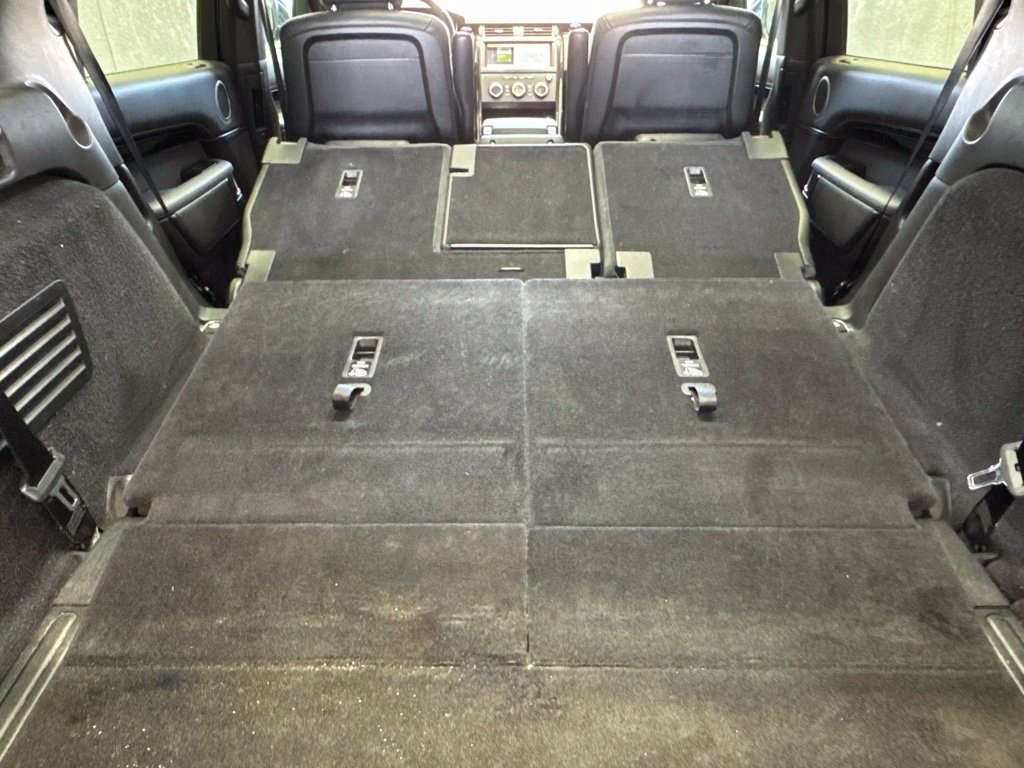 Used 2019 Land Rover Discovery SE AWD/4WD image 33