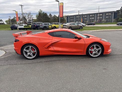 Used 2021 Chevrolet Corvette Stingray Preferred Cpe w/ Body-Colour Dual Roof Package RWD image 8