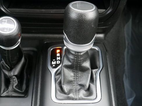 Used 2022 Jeep Gladiator Sport image 20