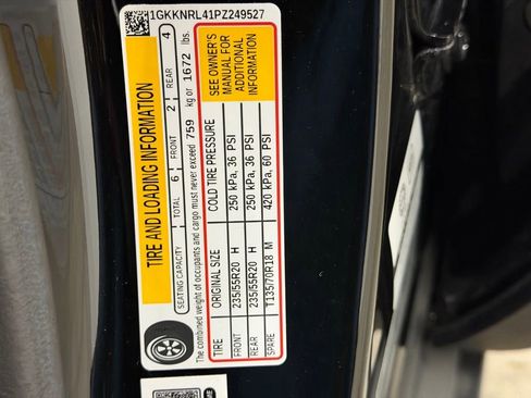 Certified 2023 GMC Acadia SLE w/ Driver Convenience Package image 29