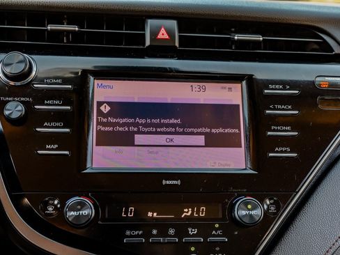 Used 2020 Toyota Camry LE image 33