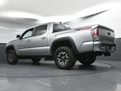 Certified 2021 Toyota Tacoma TRD Off-Road image 31