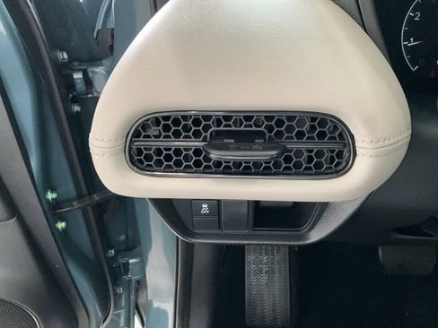 Certified 2025 Honda HR-V LX image 8