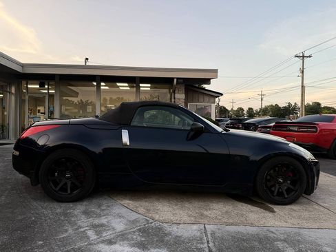 Used 2007 Nissan 350Z Touring RWD image 12