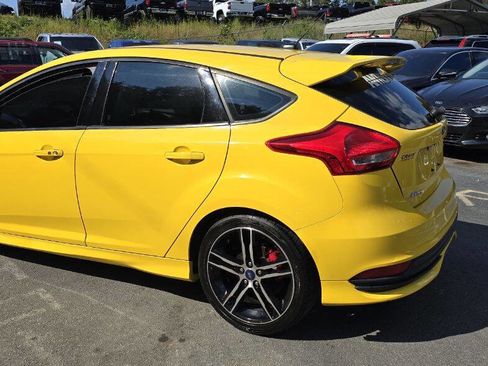 Used 2017 Ford Focus ST image 10