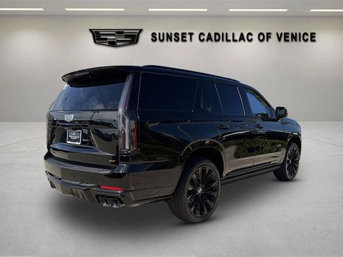 New 2026 Cadillac Escalade V AWD/4WD image 3