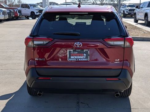 Used 2025 Toyota RAV4 LE image 7