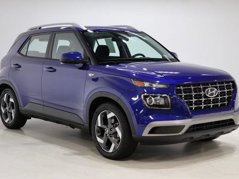 Used 2023 Hyundai Venue SEL FWD image 1