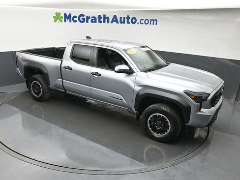 Used 2024 Toyota Tacoma TRD Off-Road AWD/4WD image 3