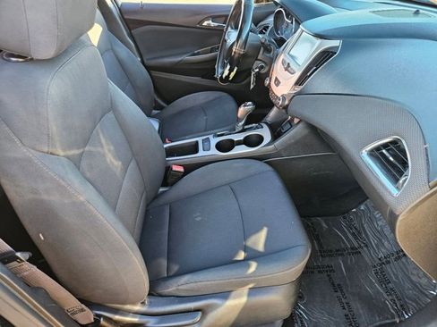 Used 2017 Chevrolet Cruze LS image 18