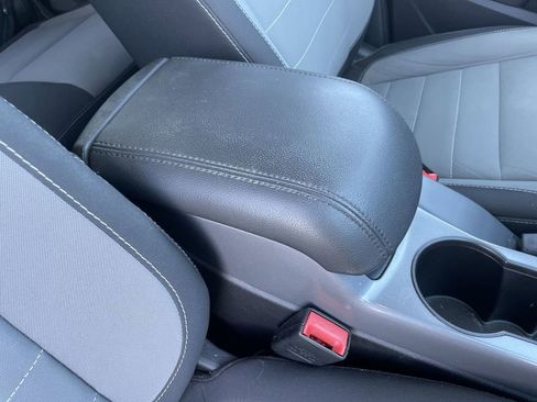 Used 2015 Ford Escape SE image 27