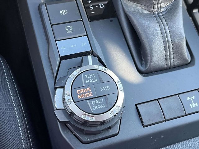 Used 2025 Toyota Tacoma TRD Off-Road AWD/4WD image 30