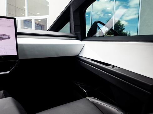 Used 2024 Tesla Cybertruck AWD Crew Cab image 35