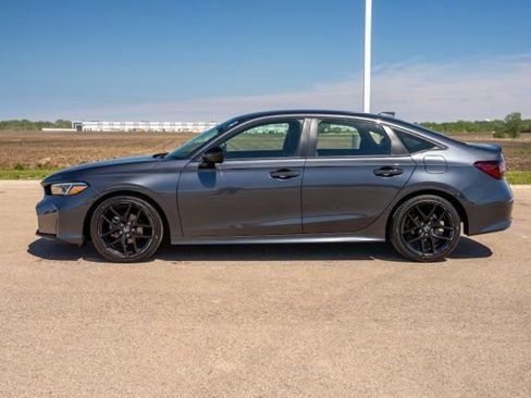 Used 2025 Honda Civic Sport image 4