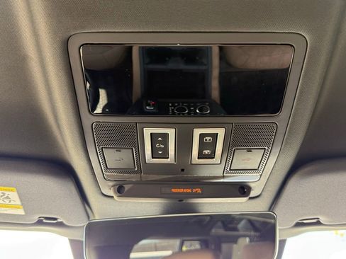 New 2026 Land Rover Defender 110 X-Dynamic SE image 30