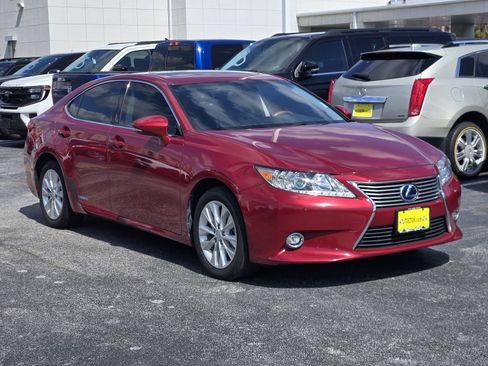 Used 2014 Lexus ES 300h w/ Luxury Package w/Bamboo Trim FWD image 3