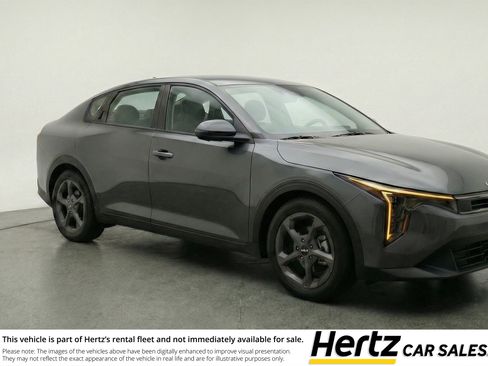 Used 2025 Kia K4 LXS image 1