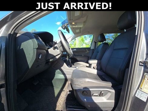 Used 2020 Volkswagen Tiguan SE FWD image 10