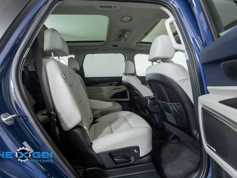 Used 2025 Kia Telluride SX w/ SX Captain's Chair Package AWD/4WD image 39