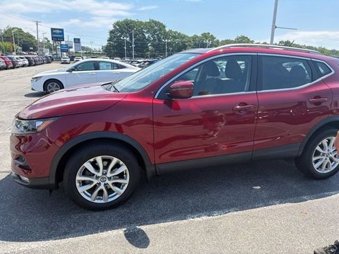 Used 2021 Nissan Rogue Sport SV AWD/4WD image 2