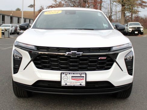 Used 2024 Chevrolet Trax RS w/ Driver Confidence Package image 2