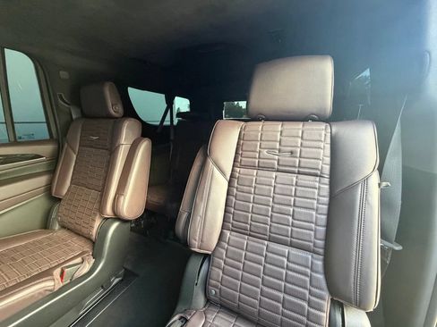 Used 2024 Cadillac Escalade ESV Sport Platinum w/ LPO, ONYX Package AWD/4WD image 18