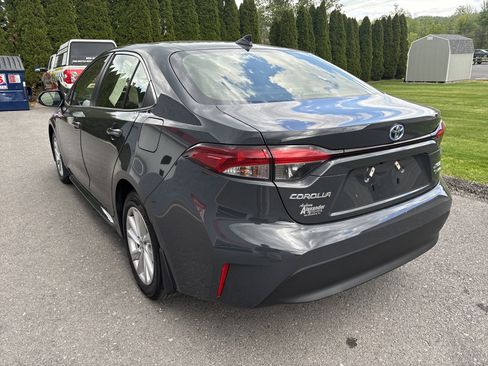 Certified 2025 Toyota Corolla XLE FWD image 6