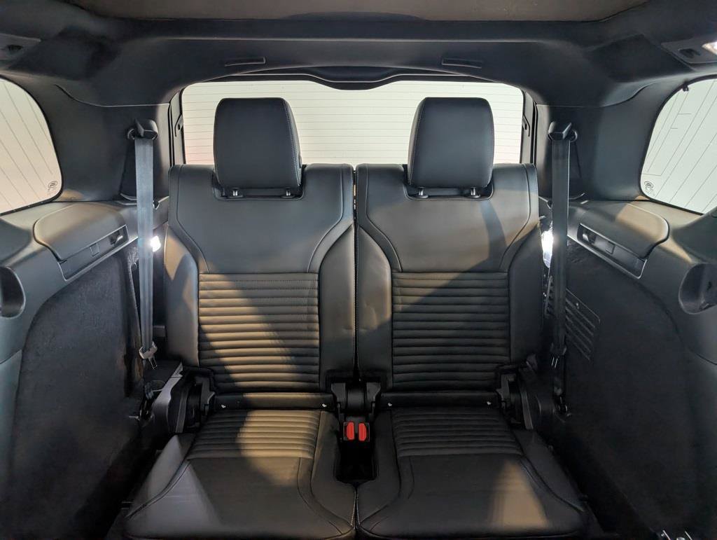 New 2026 Land Rover Discovery Limited Edition AWD/4WD image 32