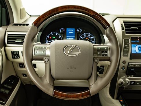 Used 2016 Lexus GX 460 w/ Premium Package AWD/4WD image 34