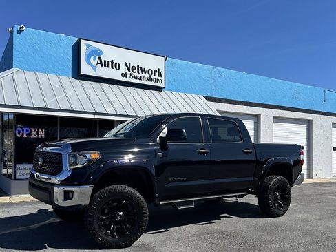 Used 2019 Toyota Tundra SR5 w/ SR5 Upgrade Package image 1