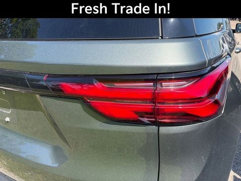 Used 2023 Chevrolet Traverse LT w/ Midnight/Sport Edition AWD/4WD image 9
