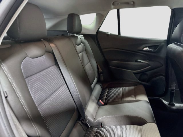 Used 2024 Chevrolet Trax LT w/ Sunroof Package FWD image 22