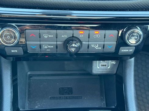 Used 2022 Jeep Compass Altitude w/ Sun and Sound Group image 25