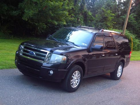 Used 2013 Ford Expedition EL Limited AWD/4WD image 23