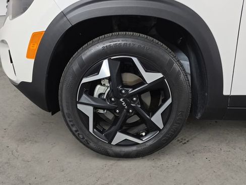 Used 2025 Kia Seltos S FWD image 9