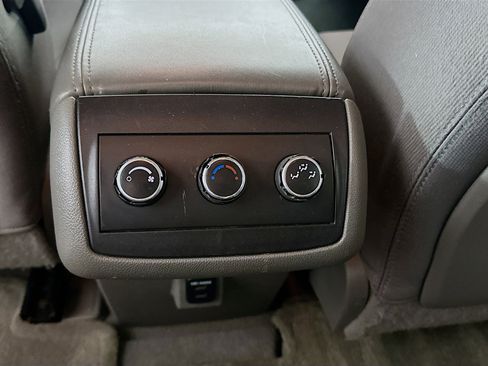 Used 2014 Chevrolet Traverse LS image 25