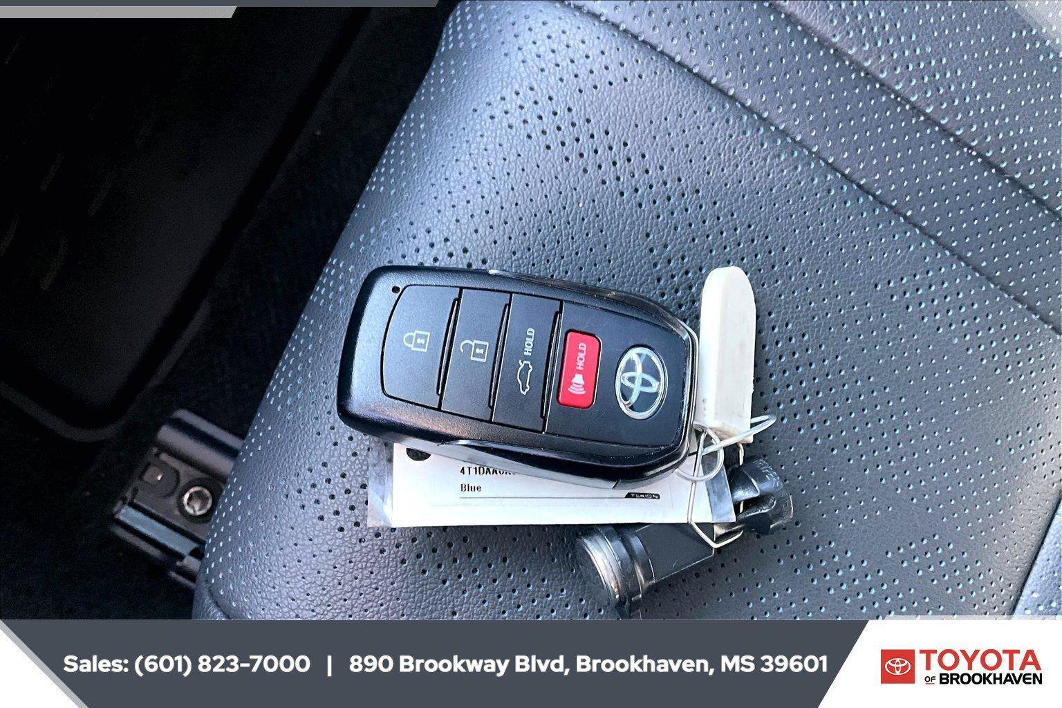 Used 2026 Toyota Camry XSE FWD image 9