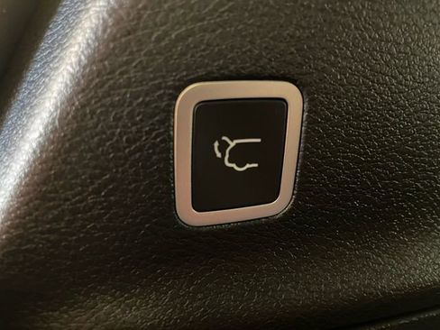 New 2026 Chrysler Pacifica Pinnacle w/ Trailer Tow Group image 21