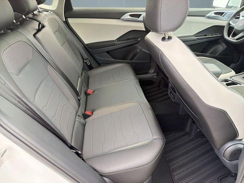 New 2026 Volkswagen Taos SE FWD image 29