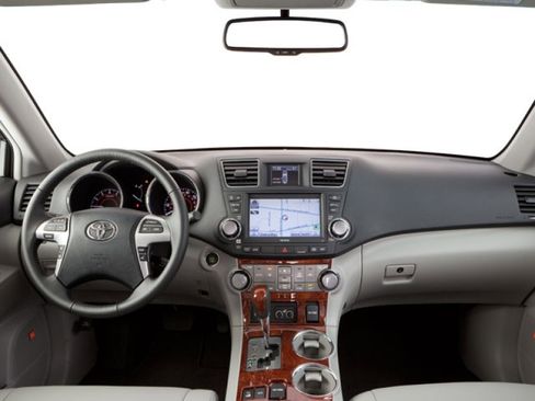 Used 2013 Toyota Highlander Limited AWD/4WD image 7